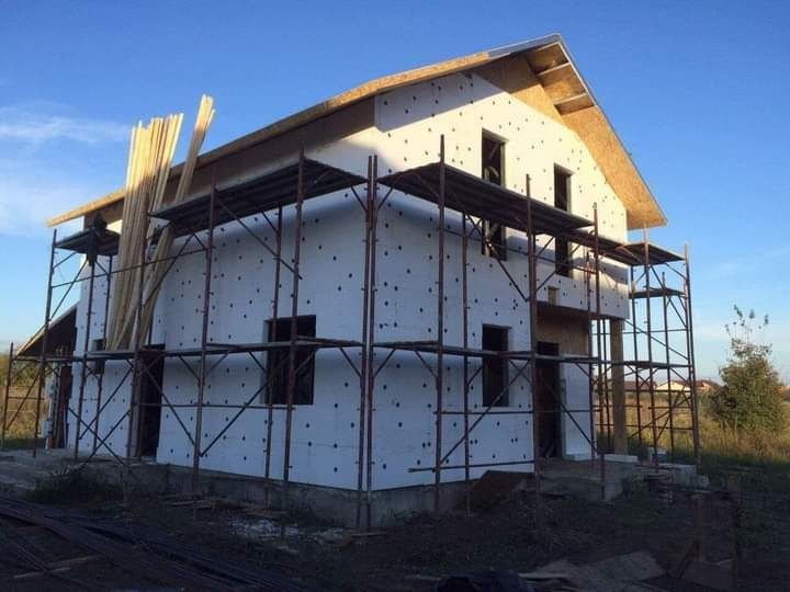 Vând case modulare pe structură metalică