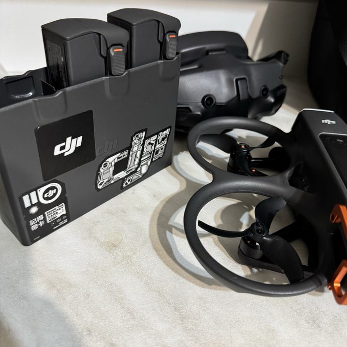 DJI AVATA 2 Fly more combo + Remote controller 3