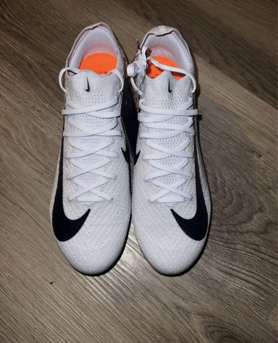 vand ghete de fotbal air zoom 42