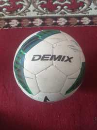 Футбольный мяч Demix размер 4