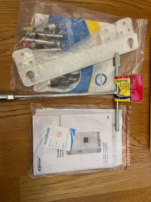 Invertor/incarcator curent EPever UCP5542-1050P20C NOU cu accesorii