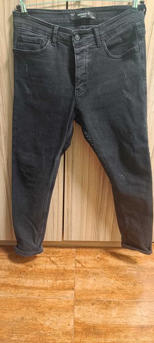 Стилни , гъзарски дънки