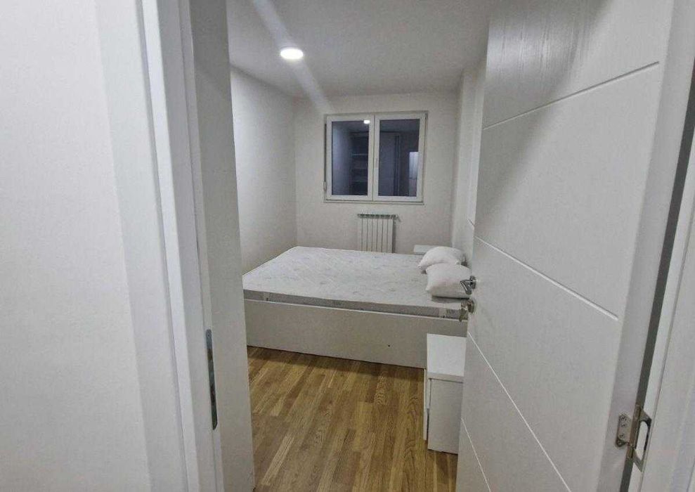 Дава се под наем Двустаен апартамент в София, Зона Б-5 - 55 кв.м за 561 € - Снимка #2