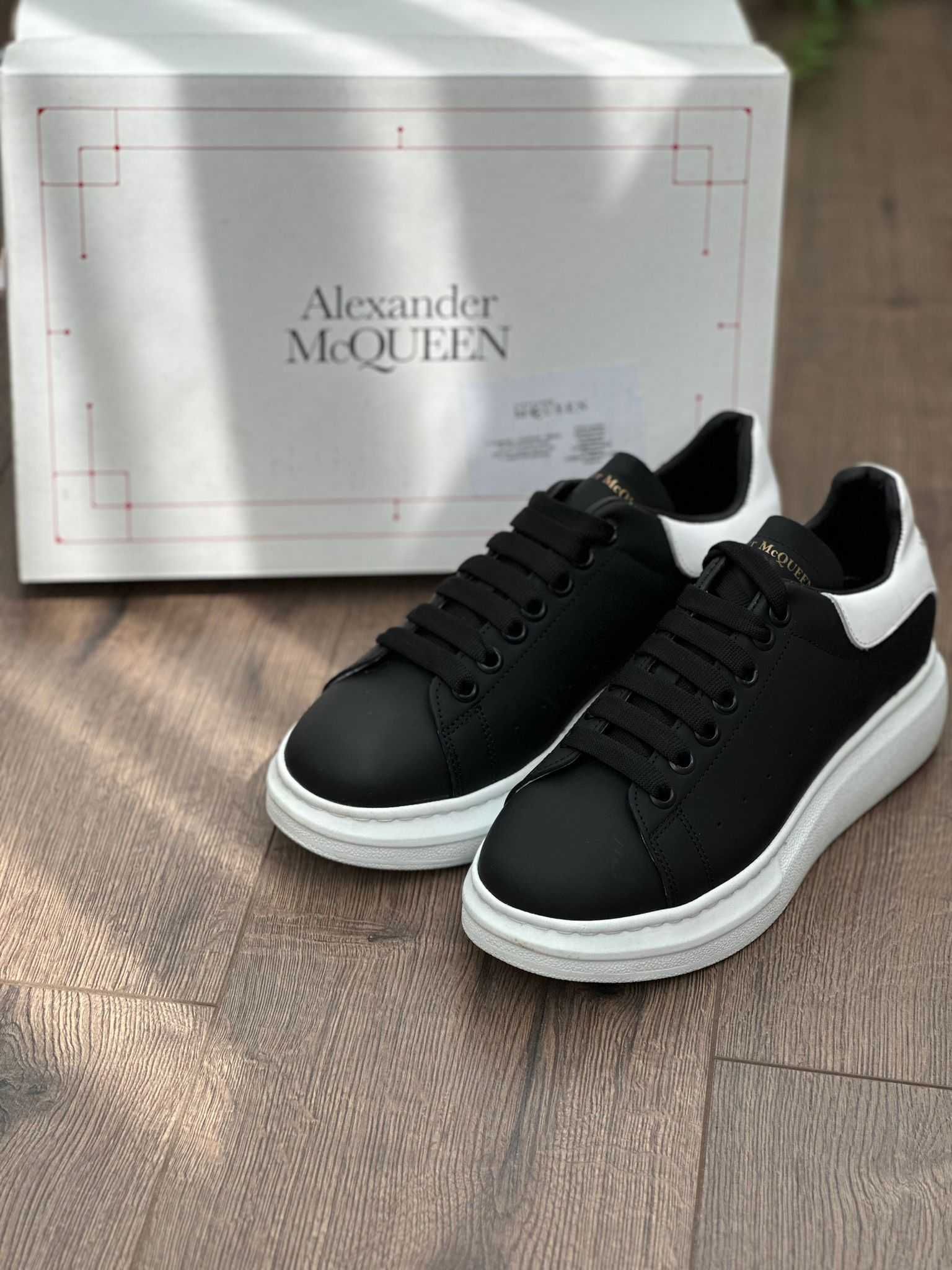 Adidasi Alexander McQueen l Produs NOU la Cutie din Piele Eco - NOI