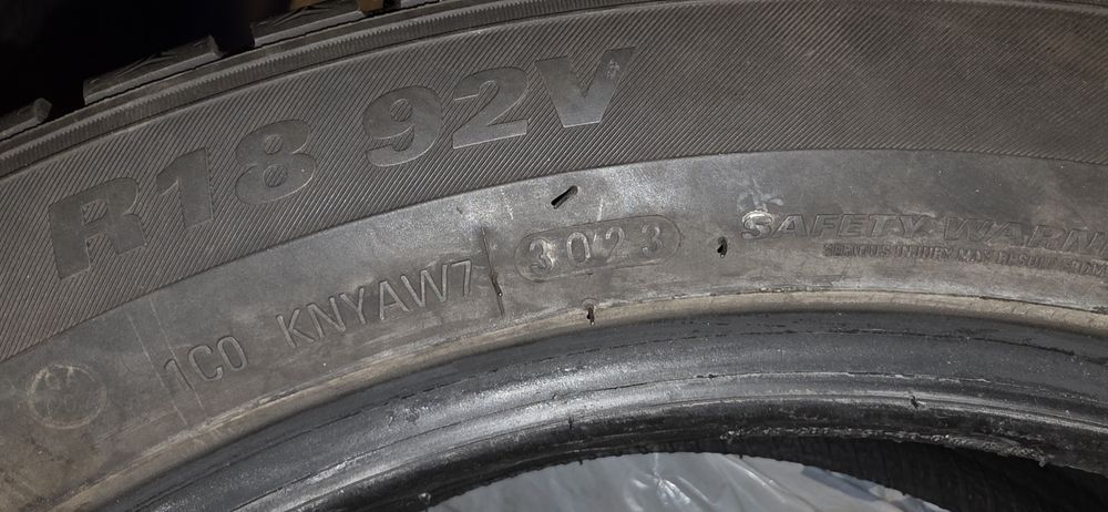 Cauciucuri iarna 215/50 R18 ca noi