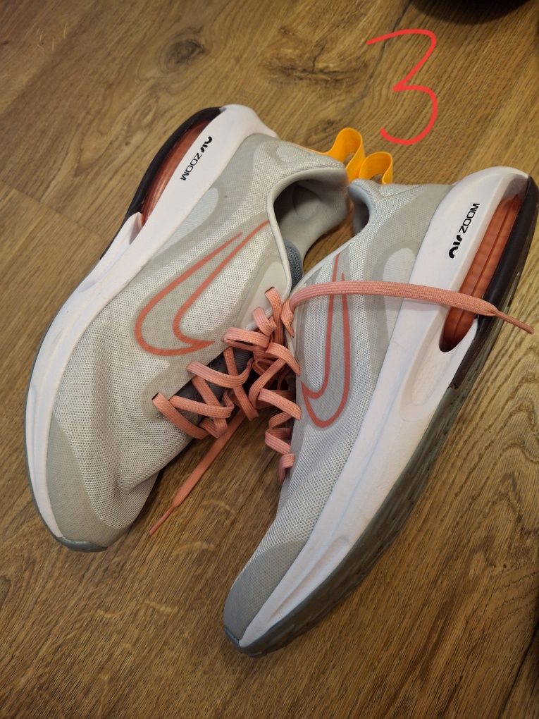 Маратонки Nike, Adidas, Skechers