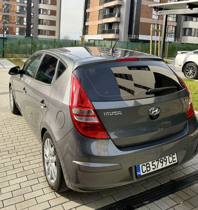 Hyundai i30 1.6 бензин