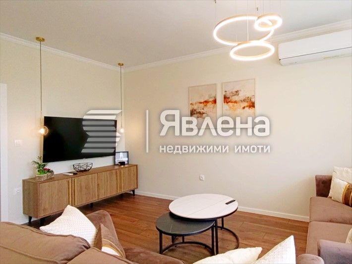 Продава се Тристаен апартамент в Варна, Левски - 100 кв.м за 2550 €/кв.м - Снимка #1