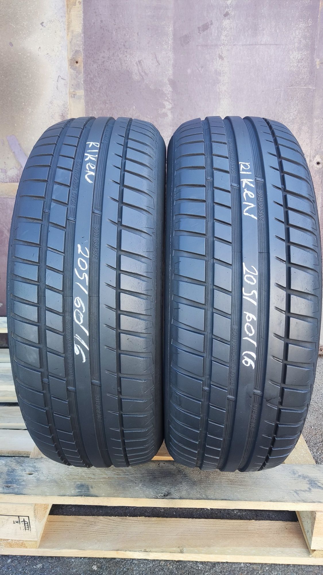 2бр. летни гуми 205/60/16 Riken Road Performance 
dot22
6.99mm
Добро с