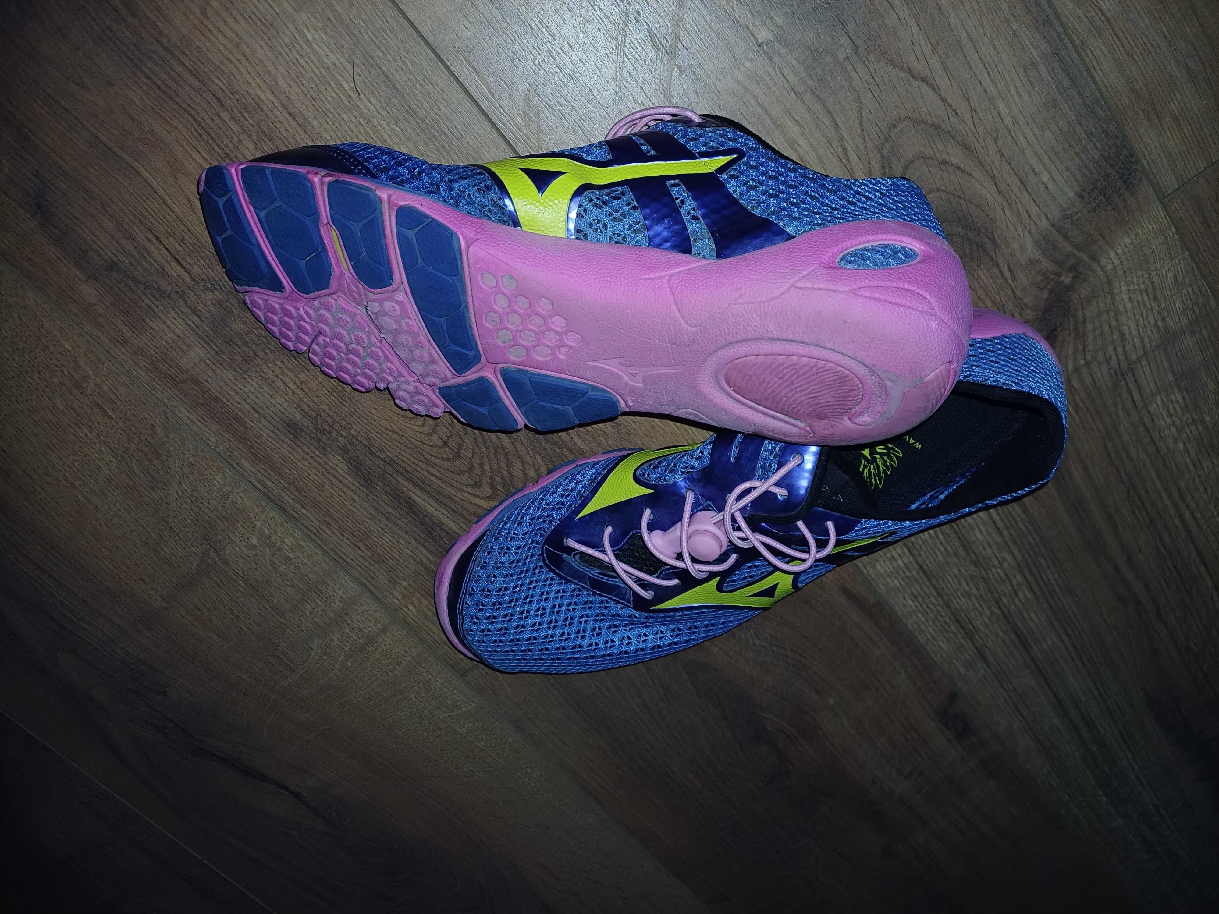 Маратонки Mizuno Wave Evo Levitas