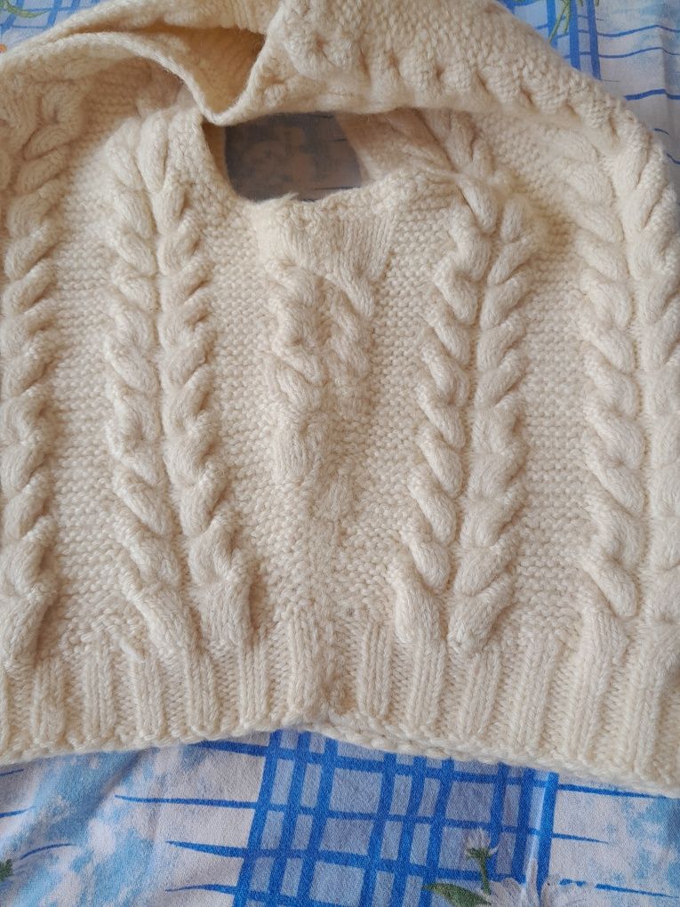 Детски плетен пуловер (елече)