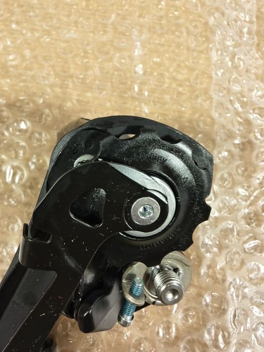 НОВ Заден дерайльор  Shimano Sora RD-R3000 9ск GS