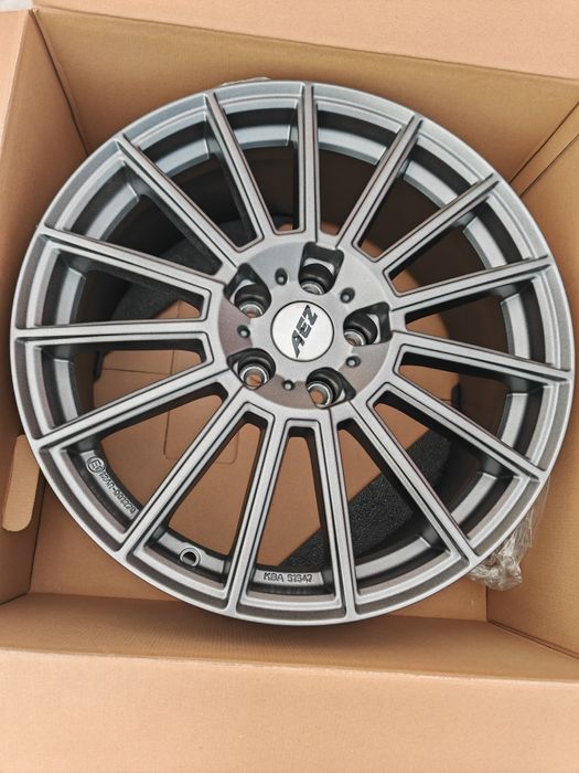Vand jante de aliaj pe 19 pentru Tesla marca AEZ