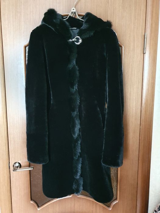 Продам женскую шубу мутон размер 44-46