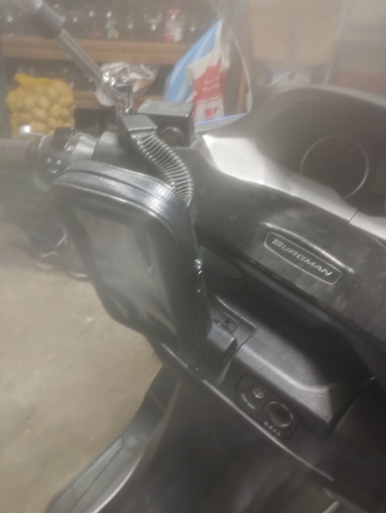 Продавам Suzuki burgman 400
