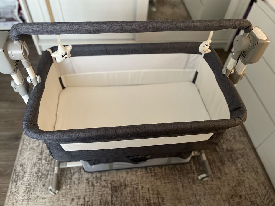 Patut pentru bebelusi cu functie de leganare si muzicala