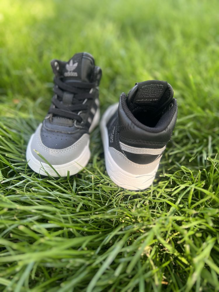 Adidas marimea 20