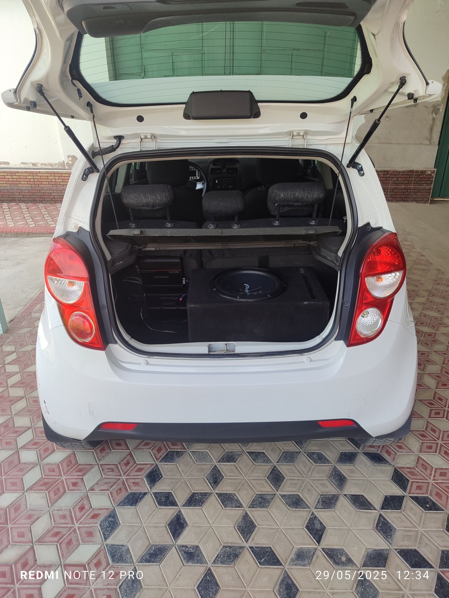Spark R2 2016 yil