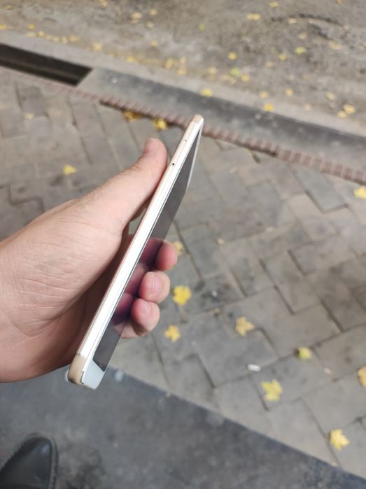 Redmi 5 + 3/16GB aybi yoq srochna sotladi
