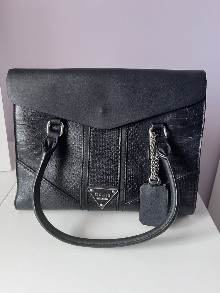 Дамска чанта Guess