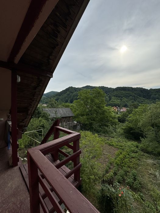 Vand sau schimb cu Bucureşti-Casǎ tip vilǎ Olǎnesti teren 800mp