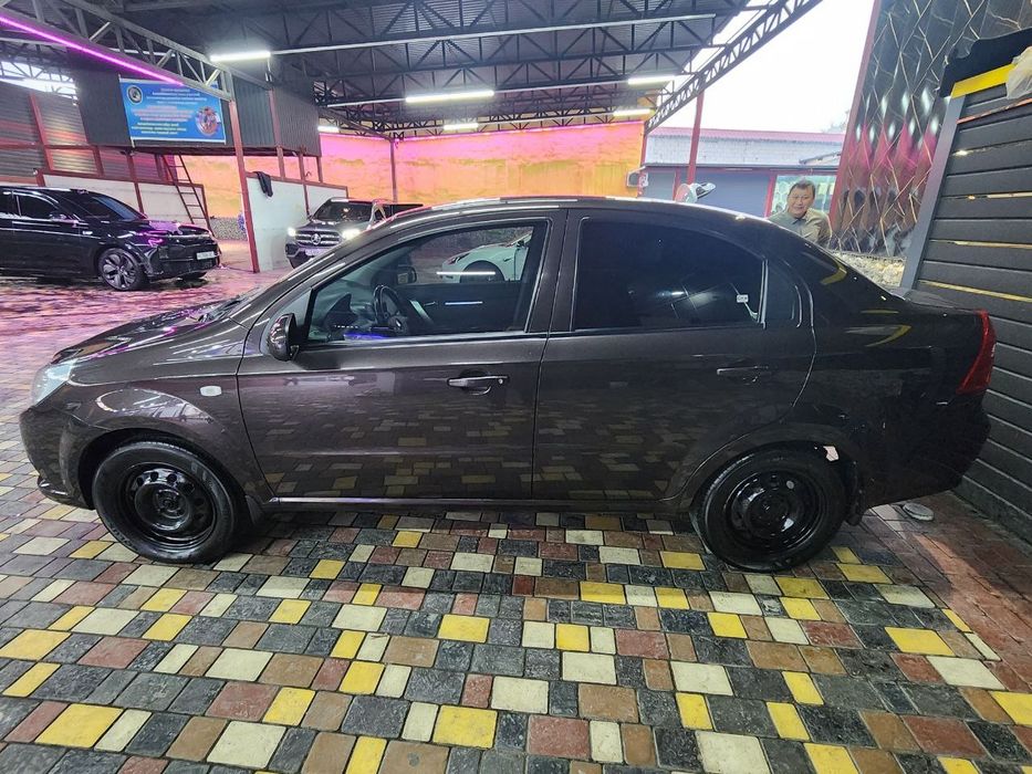 Продаю автомобиль NEXIA R3