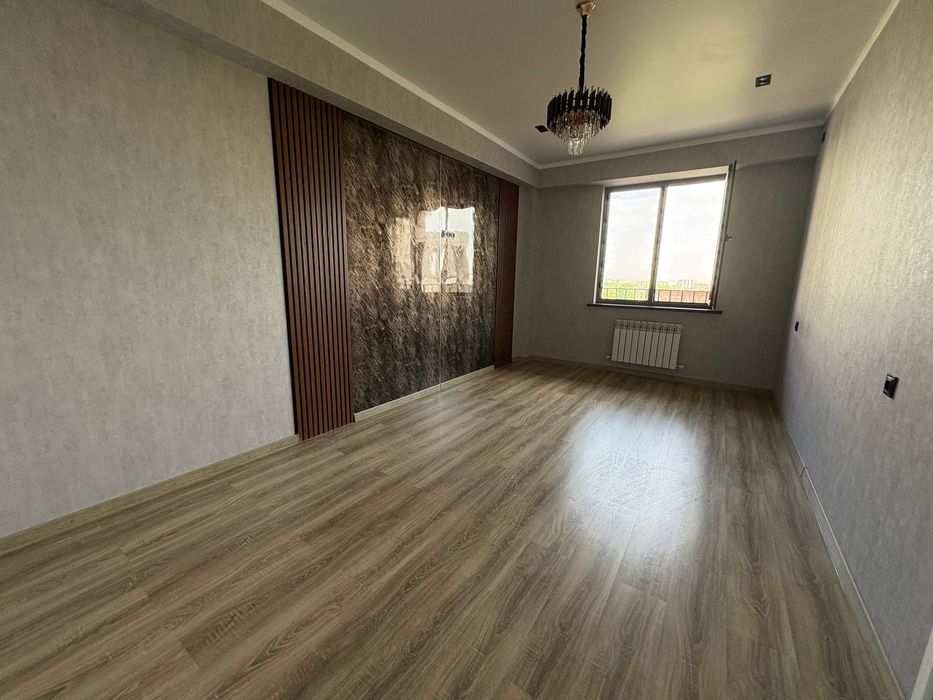 Продаётся квартира 60 квадратных метров.  2/9/10 этажного дома.