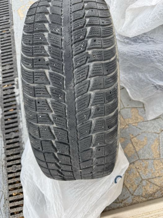Шины зимние 235/55 R17