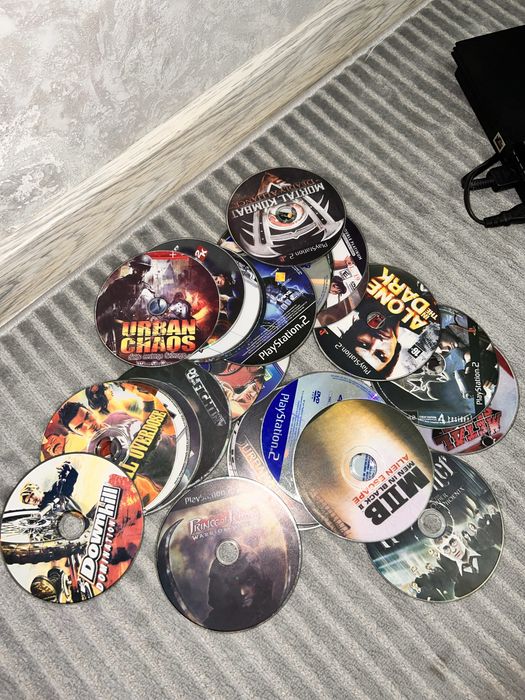 Продам playStation 2 в хорошем состоянии все работает