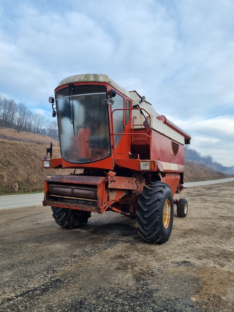 Dezmembram combina agricola Laverda 3600