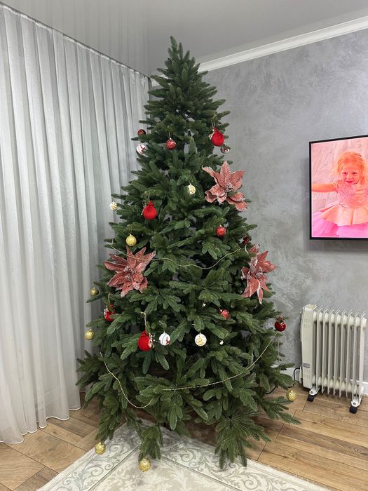 Красивая елка литая на шарнирах, 2,40