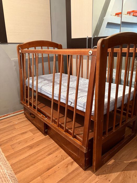 Детская кровать б/у продам за 10 тысяч