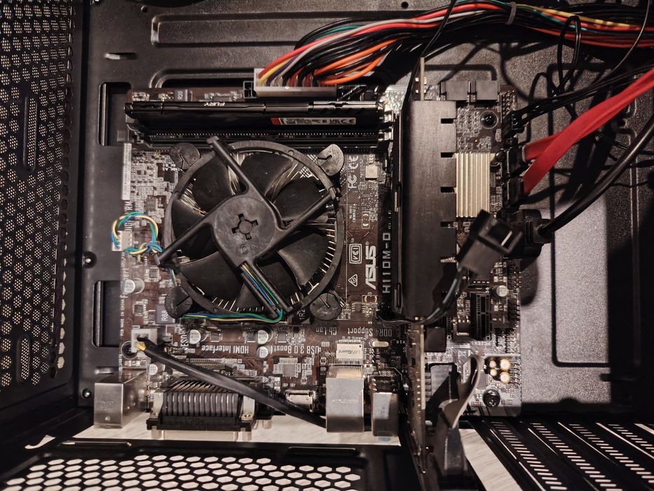 Unitate PC Gaming Intel I7 Gen8 16GB Rami