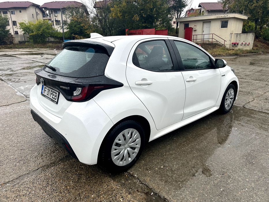 Toyota Yaris-2022-1.5 benzina hybrid-automata-unic proprietar/GARANTIE