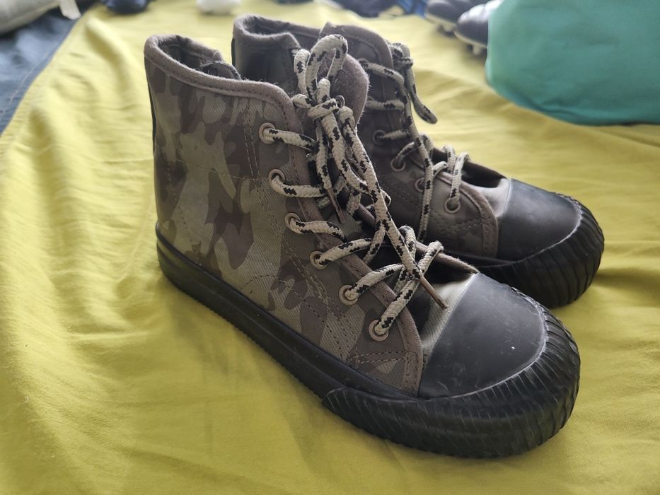 Adidași copii înalți tip gheata Zara, mărimea 31