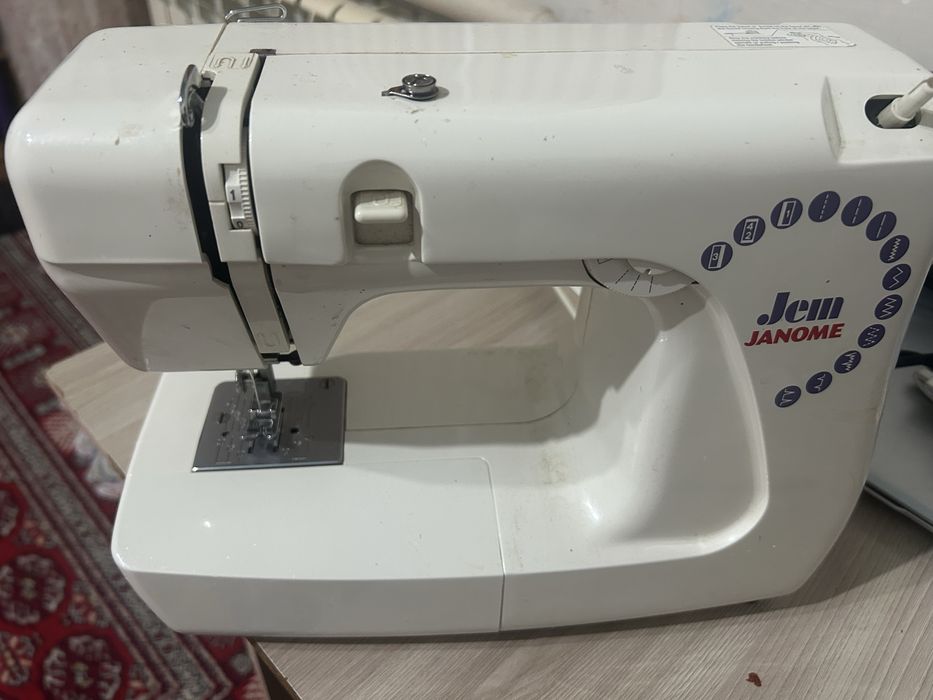 Швеяная машина  швейная машина