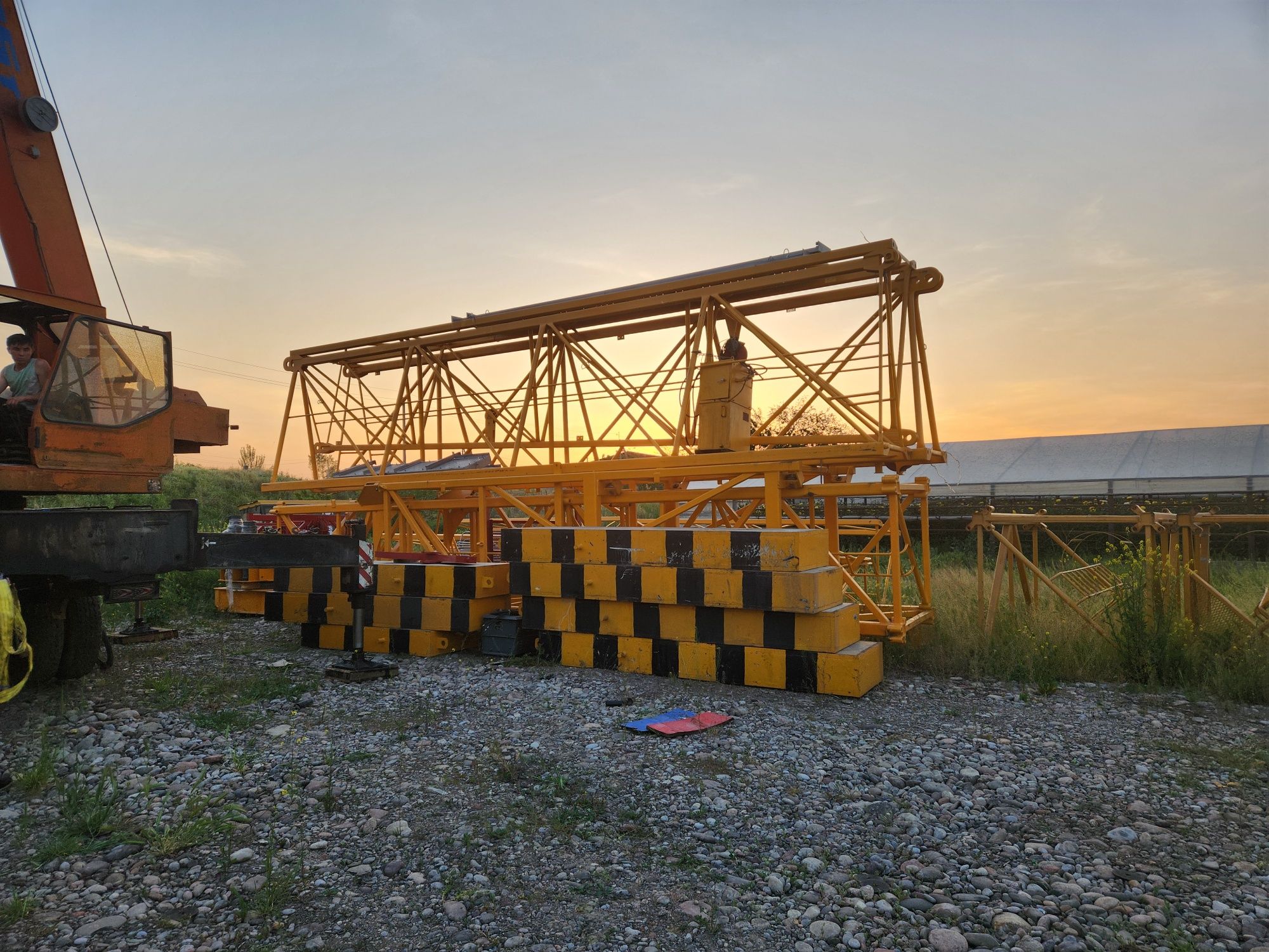 Башенный кран Minora kran XCMG 6015 8 тонна