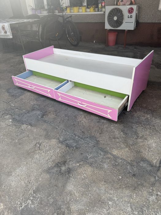 Детская кроватка и детская кровать в хорошем состоянии