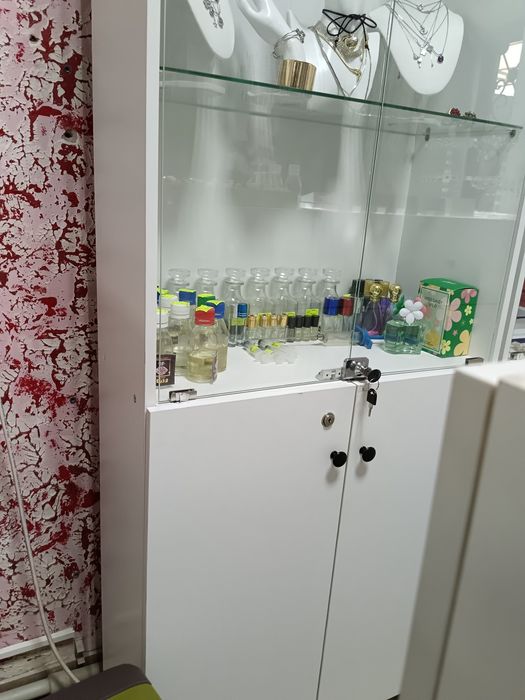 Витрина с подсветкой