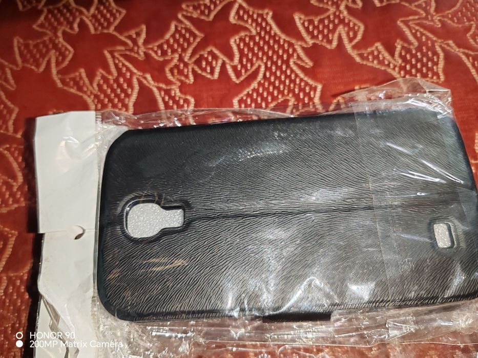 Vând lot 10 huse , urgent