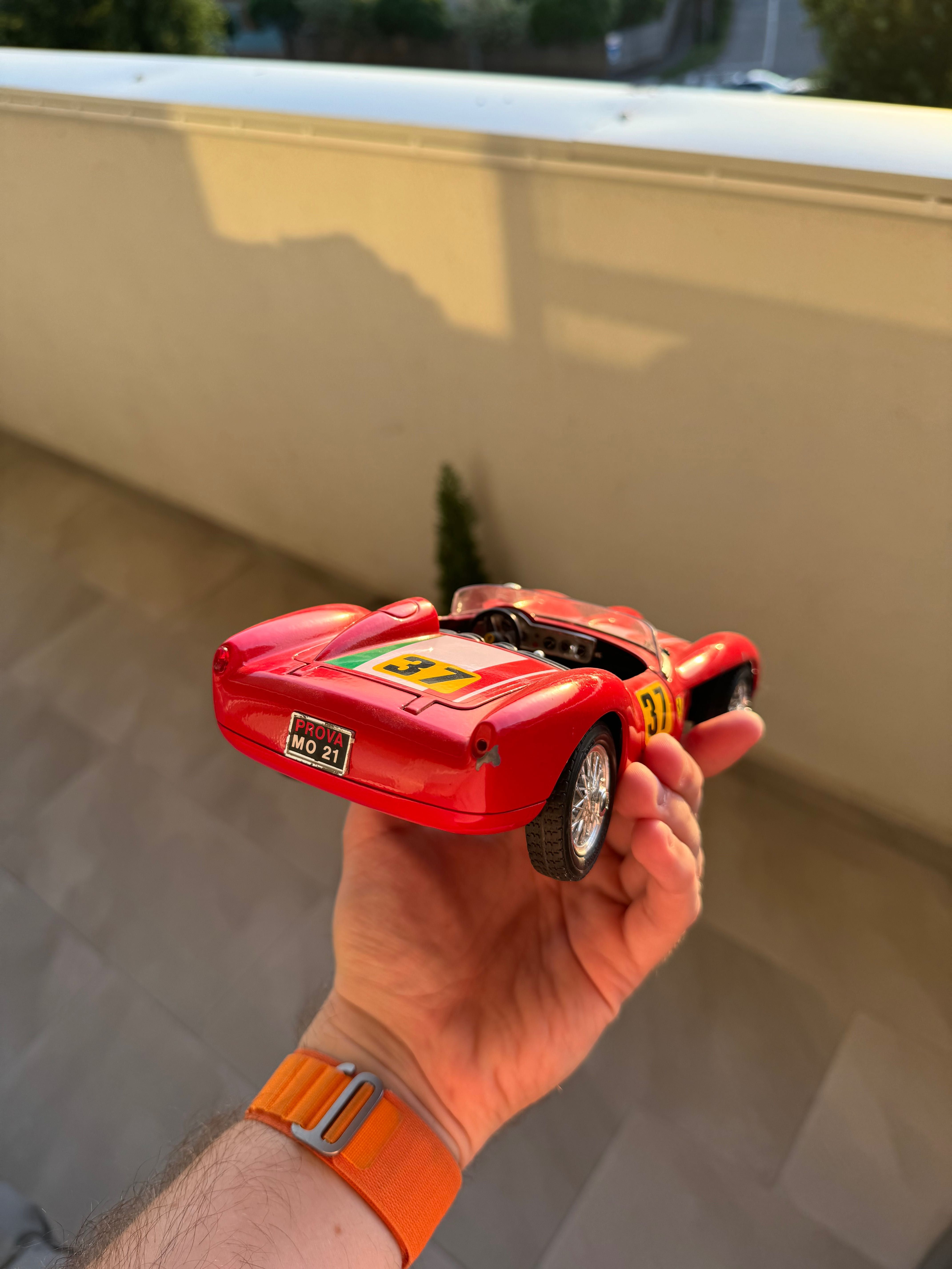 Macheta Ferrari Testa Rossa Bburago 1:18