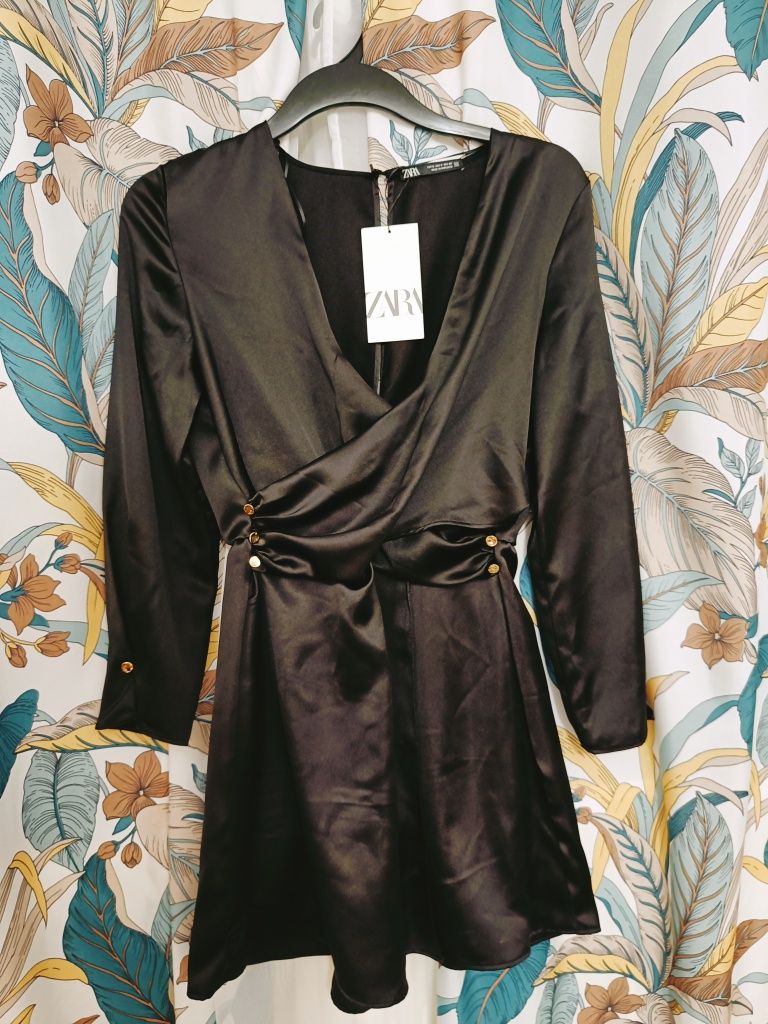 Rochie neagră Zara din satin