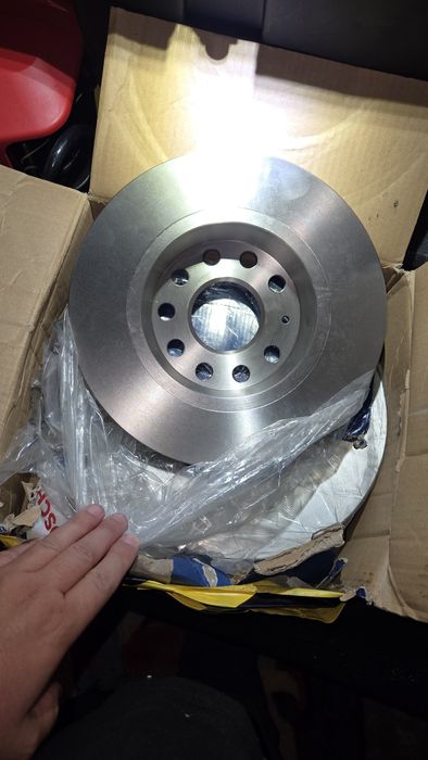 Задни дискове Bosch BOSCH Спирачен диск
272x10mm, 9x112,