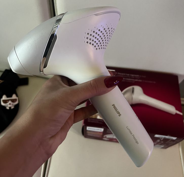Фотоепилатор Philips Lumea Prestige