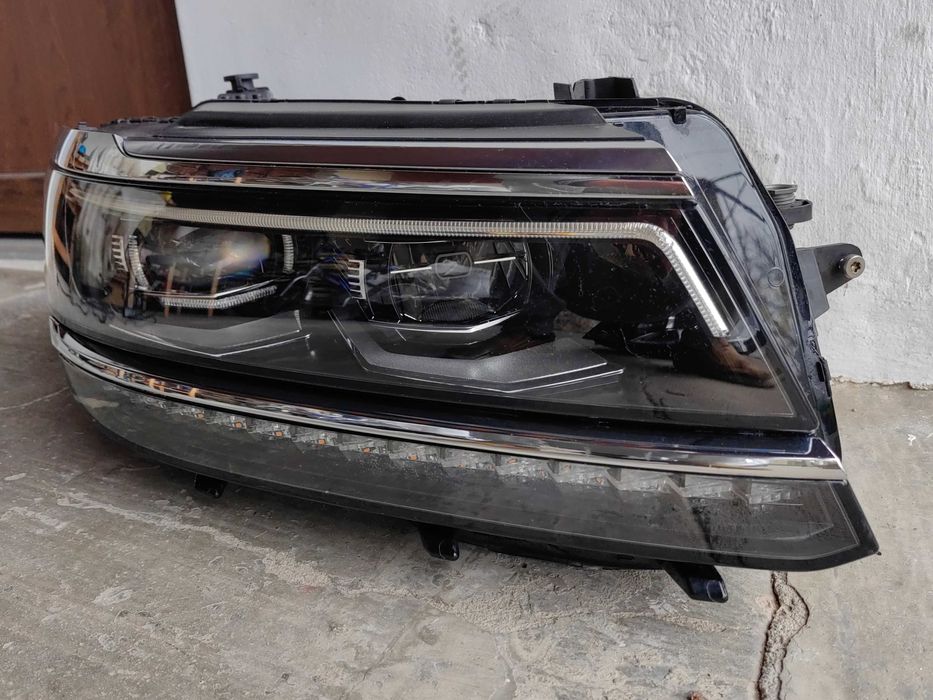 Фар VW Tiguan 5N FULL LED десен / Фар Тигуан / Фар Tiguan Оригинален