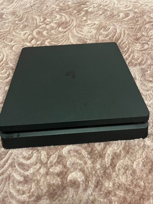 Playstation 4 slim