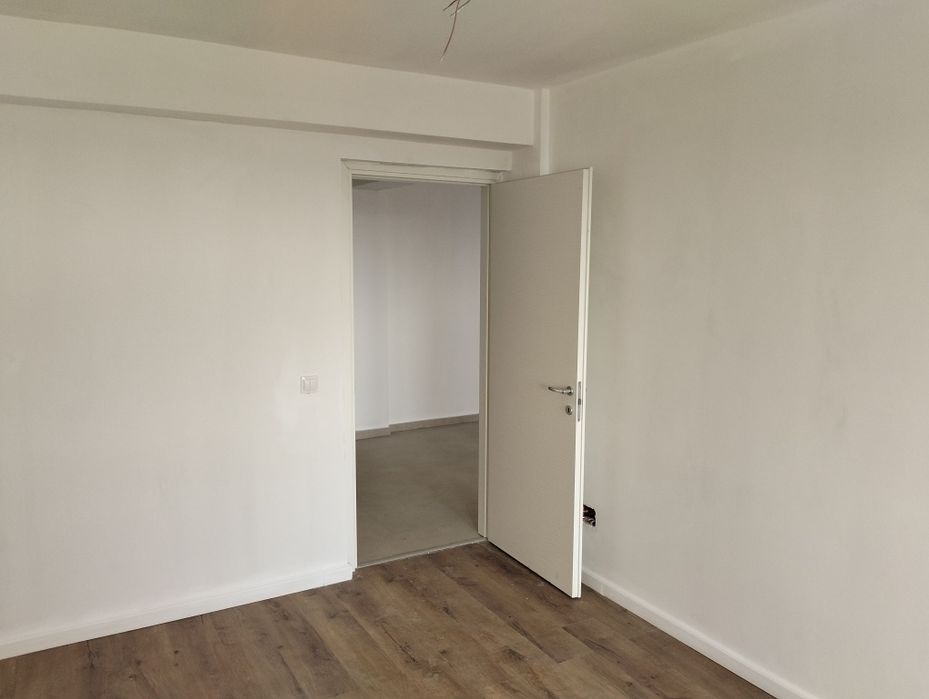 Apartament 3 camere  Miroslava .Te muti intr o luna!