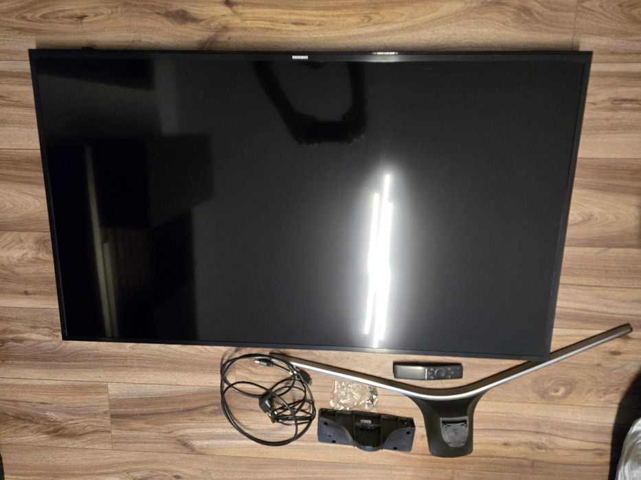 Vand Samsung 125cm (50”) UHD 4K Smart TV MU6102