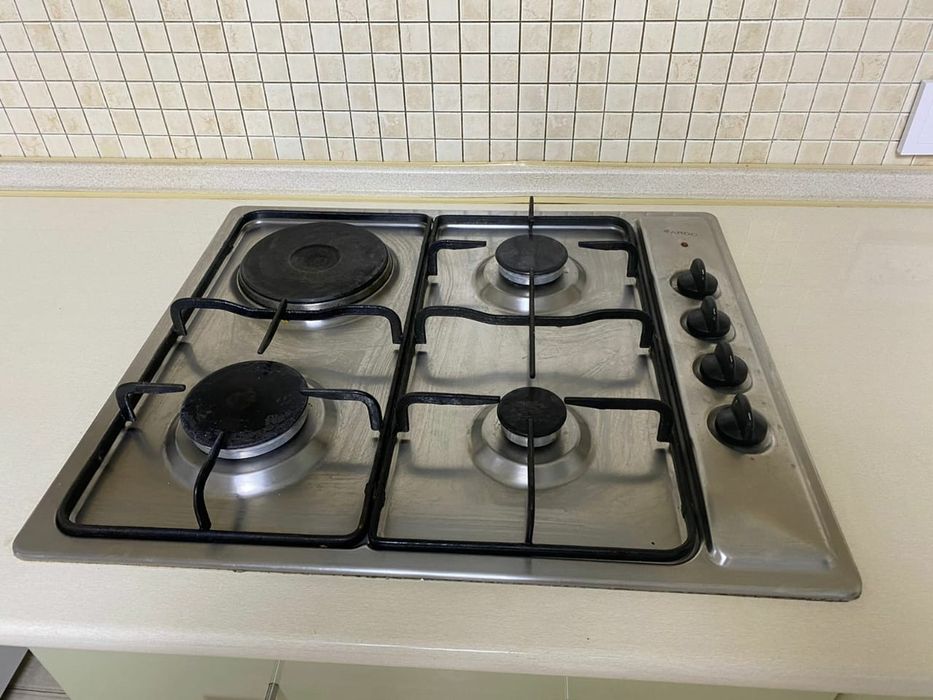 Продаю газплиту Аrdo и вытяжку
