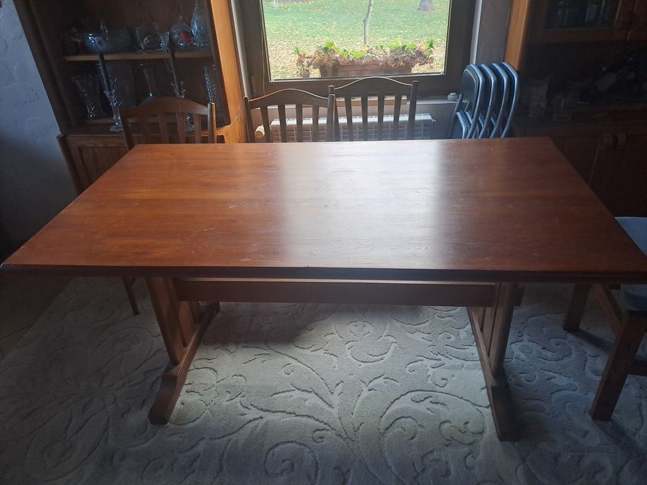 Трапезарна маса масивно дърво